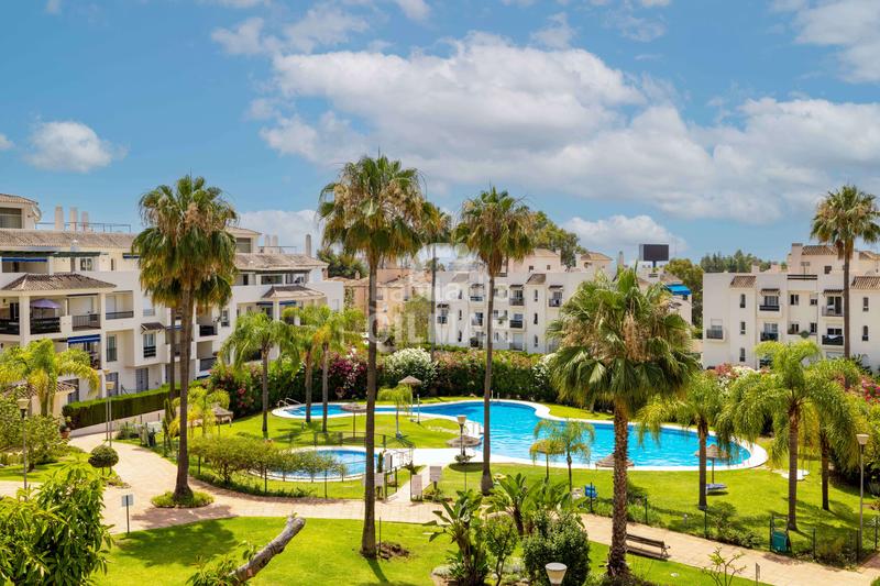 Foto f5d96251-b2ea-42f0-a3a4-e46dda61e9f8. Attique avec chauffage parking piscine dans Nueva Andalucía centro Marbella