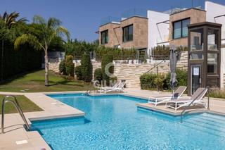 Maison jumelée à Los Naranjos. En el corazón de nueva andalucía, a un paso de puerto banús, se