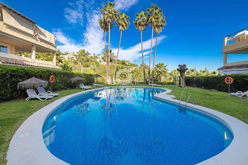 Foto 537c89a3-2d22-4357-bc29-a54a51da806f. Attique avec chauffage parking piscine dans La Quinta Benahavís