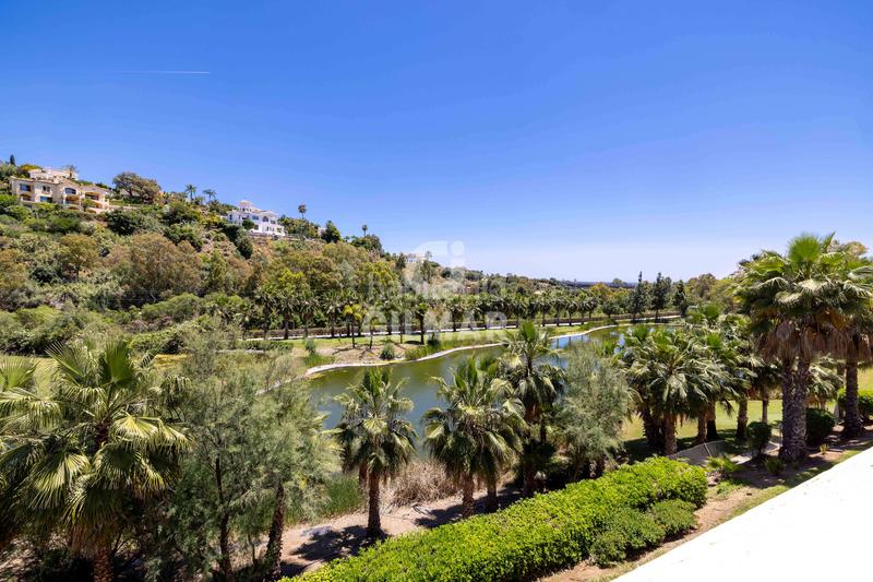 Foto c8d1f812-ee70-406b-9983-c04217d286a0. Attique avec chauffage parking piscine dans La Quinta Benahavís
