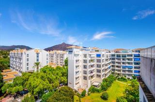 Àtic a Puerto Banús. Impresionante ático en el corazón de puerto banús, a solo unos p