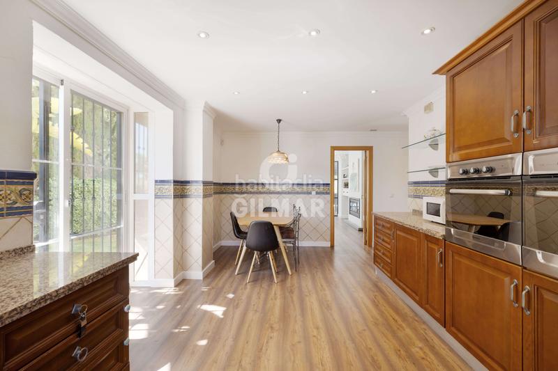 Foto 2301654c-3b9f-443c-974d-39aebcbbde33. Chalet avec chauffage parking piscine dans Guadalmina Alta Marbella