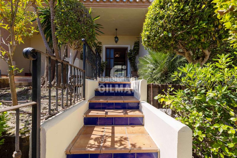 Foto 492ea2a2-3af5-48c4-ad2e-d1a32cf1259b. Chalet avec chauffage parking piscine dans Guadalmina Alta Marbella