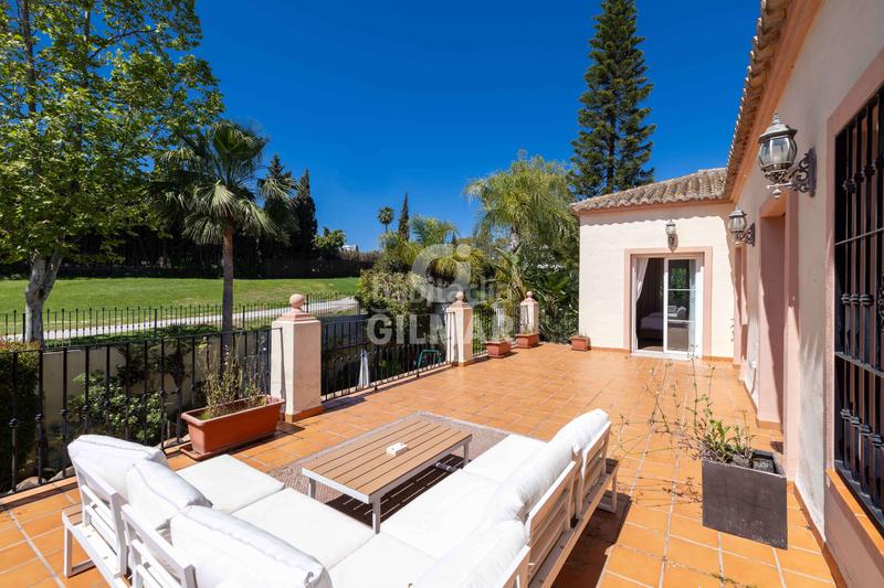 Foto a74d246a-8981-4324-ab45-a15c71dc7cba. Chalet avec chauffage parking piscine dans Guadalmina Alta Marbella