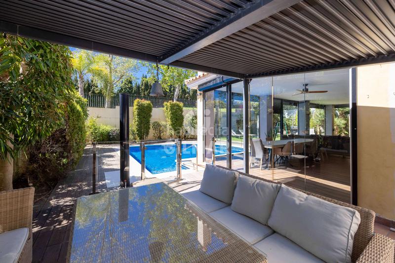 Foto e277bd49-b812-48a9-a0ed-1f3448d84f73. Chalet avec chauffage parking piscine dans Guadalmina Alta Marbella