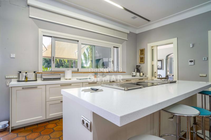 Foto 1f9340bc-cb58-4dd7-85af-4d601d582762. Xalet amb calefacció aparcament piscina a San Pedro de Alcántara Pueblo Marbella