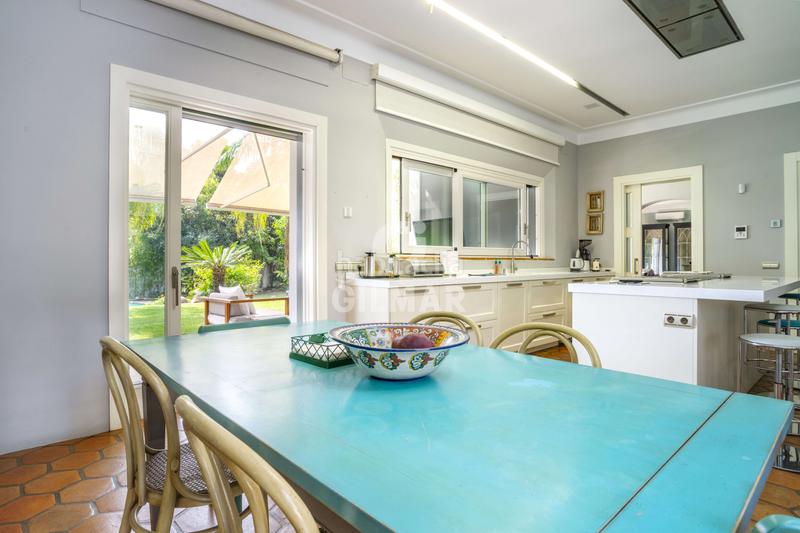 Foto 7eab48a5-ec9e-4ae4-bf84-3ab0a06b31b0. Xalet amb calefacció aparcament piscina a San Pedro de Alcántara Pueblo Marbella