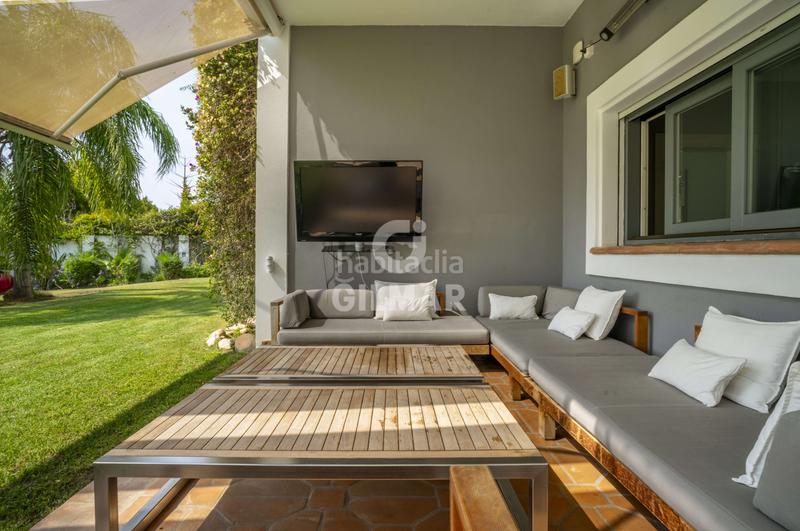 Foto a0665b5a-df30-406f-8463-656727d7e194. Xalet amb calefacció aparcament piscina a San Pedro de Alcántara Pueblo Marbella