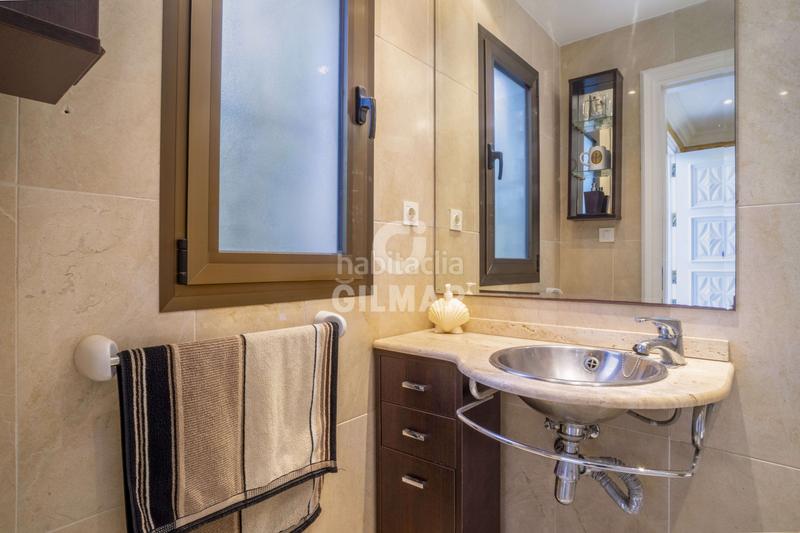 Foto 1b54003c-ede7-43aa-89f2-2b4471d53788. Casa adossada amb calefacció aparcament piscina a Marbella