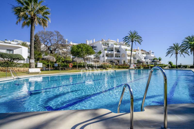 Foto f2e2cffb-5ed5-47d9-98de-9b9057521c6e. Casa adossada amb calefacció aparcament piscina a Marbella