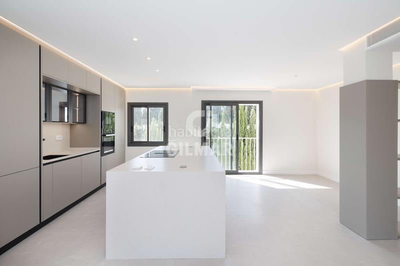 Foto bc6323e3-c485-47de-828b-e25f57975829. Apartament amb calefacció aparcament piscina a Nueva Andalucía centro Marbella