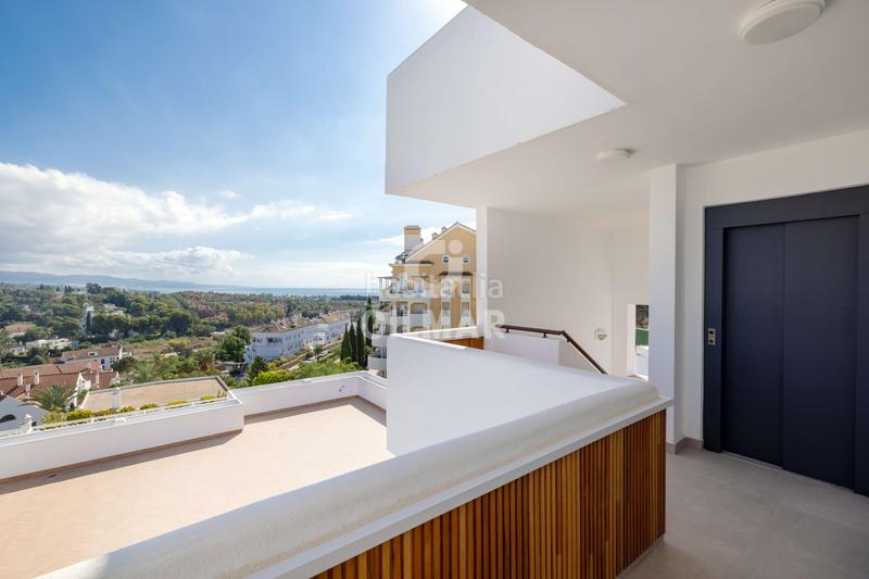 Foto c74c7ce0-7ddb-48a5-90a6-d81f7437d435. Apartament amb calefacció aparcament piscina a Nueva Andalucía centro Marbella