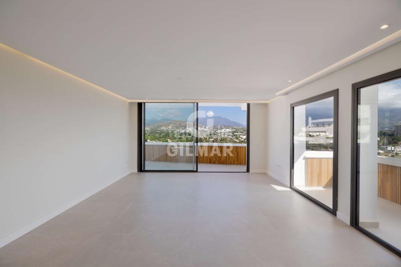 Foto d4330aea-d385-4115-b9c2-6a508f91ba9d. Apartament amb calefacció aparcament piscina a Nueva Andalucía centro Marbella