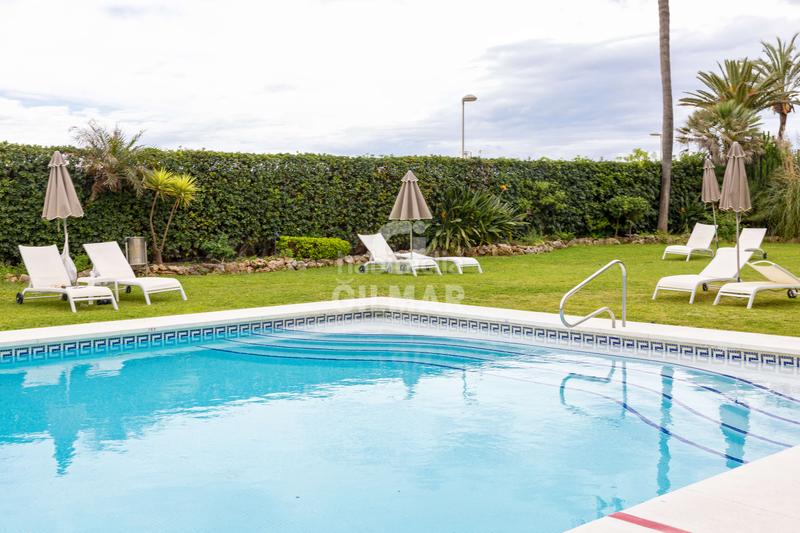 Foto 1253877d-5da7-4584-aaeb-e69f3b5dd862. Apartament amb calefacció aparcament piscina a La Carolina - Guadalpín Marbella