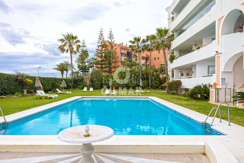 Foto e8a57a5a-276d-4715-bc07-bf7cc4252207. Apartament amb calefacció aparcament piscina a La Carolina - Guadalpín Marbella