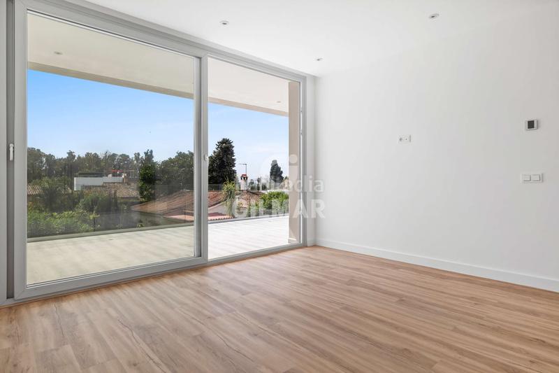 Foto e7830c61-ad3a-4767-8f8c-9ee966b88fcd. Chalet avec chauffage parking piscine dans Nueva Alcántara Marbella