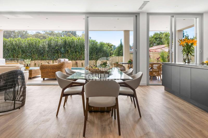 Foto f9919bc1-d327-42f1-a66c-5ad63d565e88. Chalet avec chauffage parking piscine dans Nueva Alcántara Marbella