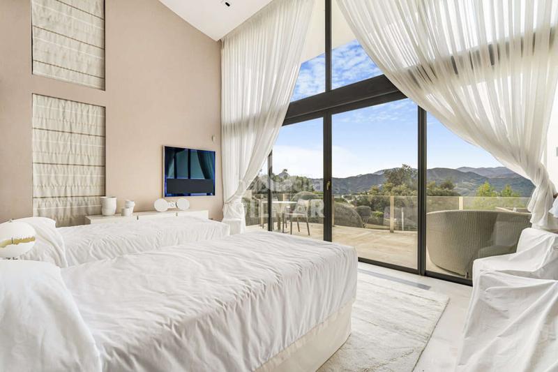 Foto 932b6492-448b-41ff-a702-640b262d1c38. Chalet avec chauffage parking piscine dans La Zagaleta Benahavís