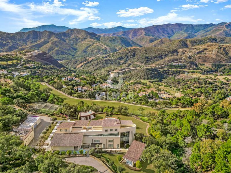 Foto 9d7be8be-ebe7-43ce-a387-ae6bddf48608. Chalet avec chauffage parking piscine dans La Zagaleta Benahavís