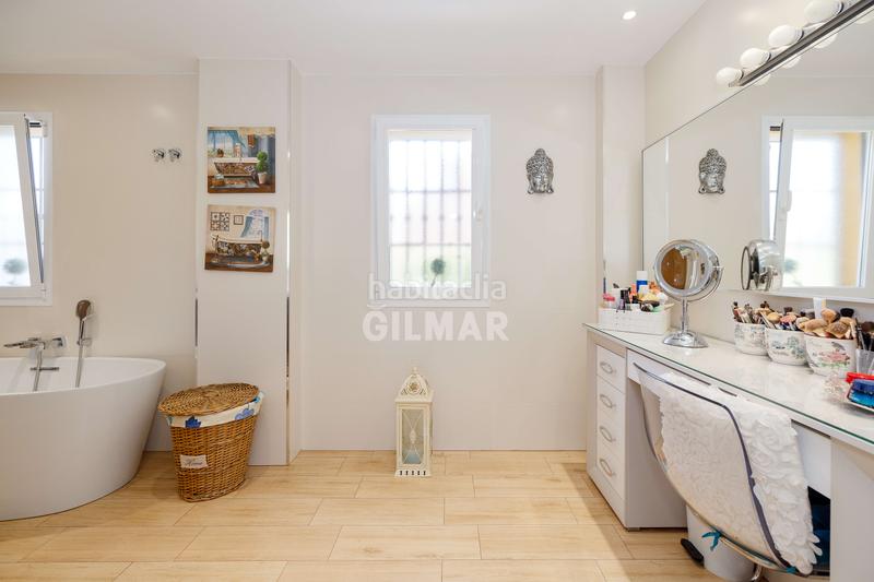 Foto e9b4ac22-8143-4941-8cbd-2a4af2cd7377. Xalet amb calefacció aparcament a San Pedro de Alcántara Pueblo Marbella