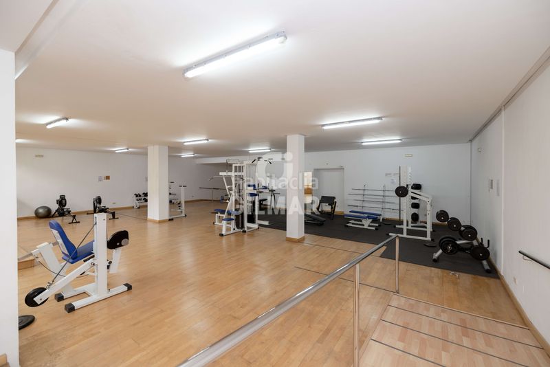Foto 0bd5d8c8-9c6d-495c-b291-bba29bb6ab73. Apartament amb calefacció aparcament piscina a Puerto Banús Marbella