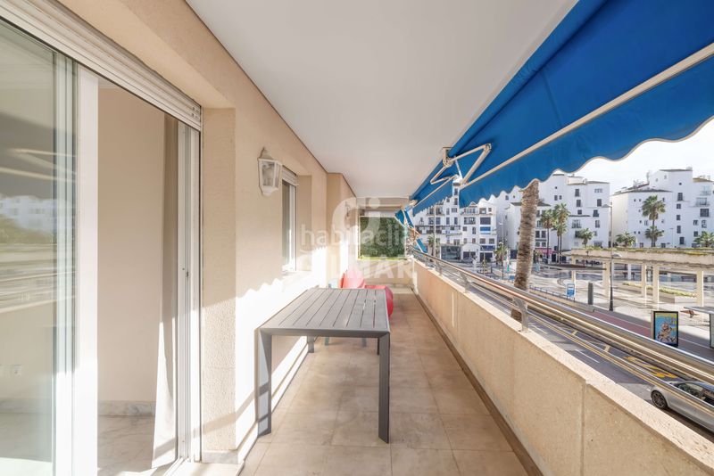 Foto 5ee94654-e5cc-44bd-842b-46a2dc22c530. Apartament amb calefacció aparcament piscina a Puerto Banús Marbella