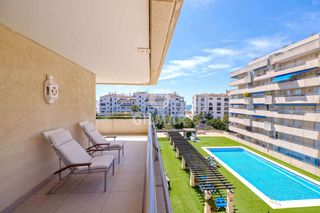 Apartament a Puerto Banús. Espectacular apartamento en puerto banús, con una ubicación priv