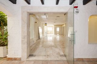 Local Comercial en Puerto Banús. Ubicado en el corazón de puerto banús, una de las zonas más excl