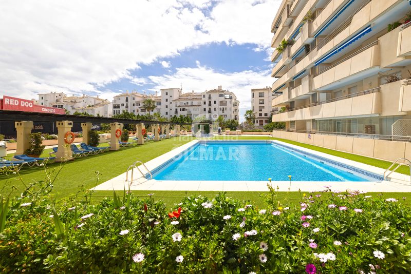 Foto 43c22e12-a476-4bf4-a4e4-ca3890346f28. Pis amb calefacció aparcament piscina a Puerto Banús Marbella