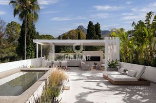 Zweistöckige Wohnung in Lomas de Marbella Club