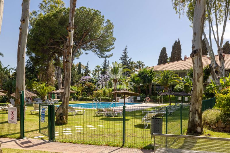 Foto c1920a96-fc47-4656-b6ac-3d0e96e56000. Pis amb calefacció piscina a Puerto Banús Marbella