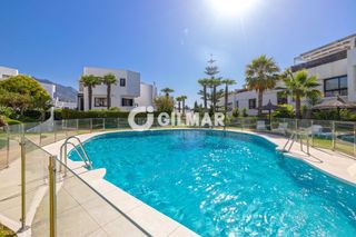 Dúplex a Lomas de Marbella Club. Elegante dúplex de 3 dormitorios en la milla de oro de marbellau