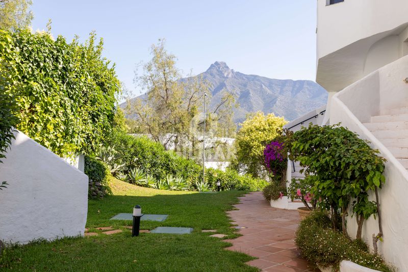 Foto 056c8aac-f011-4689-92bd-386771e8c3d9. Dúplex amb calefacció aparcament piscina a lomas de Marbella club Marbella