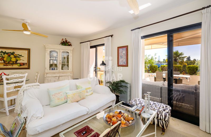 Foto 0fe1c2f7-4205-4007-aa90-2531343faad6. Dúplex amb calefacció aparcament piscina a lomas de Marbella club Marbella