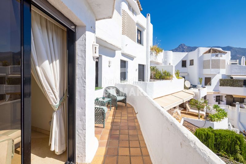 Foto 233f7db0-ca11-4831-9788-1eef87ecc353. Dúplex amb calefacció aparcament piscina a lomas de Marbella club Marbella