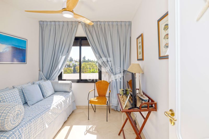Foto 88d0cd91-ea80-44a7-bd09-d90682947bac. Dúplex amb calefacció aparcament piscina a lomas de Marbella club Marbella