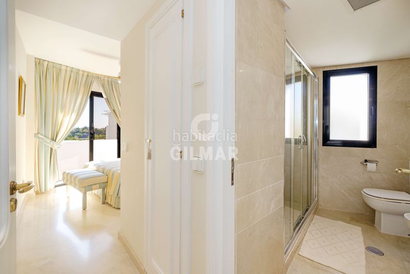 Foto a0c257ef-7da0-4a6a-96ac-4574a9410016. Dúplex amb calefacció aparcament piscina a lomas de Marbella club Marbella