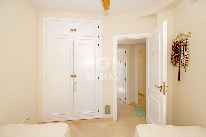 Foto b0317731-be1e-4772-89bb-f8cf77c13e59. Dúplex amb calefacció aparcament piscina a lomas de Marbella club Marbella