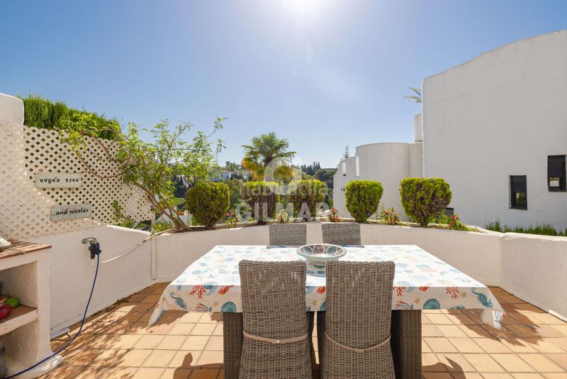 Foto c0c1cbdf-63d2-49c0-ba88-b53083ea57aa. Dúplex amb calefacció aparcament piscina a lomas de Marbella club Marbella