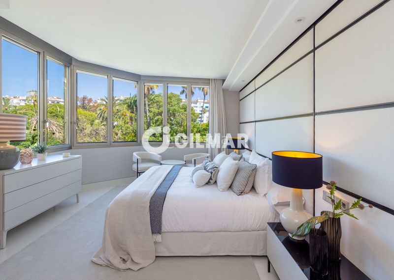 Foto 57f1852f-58bc-4fb5-8a72-3264db397f3b. Apartament amb calefacció aparcament piscina a Puerto Banús Marbella