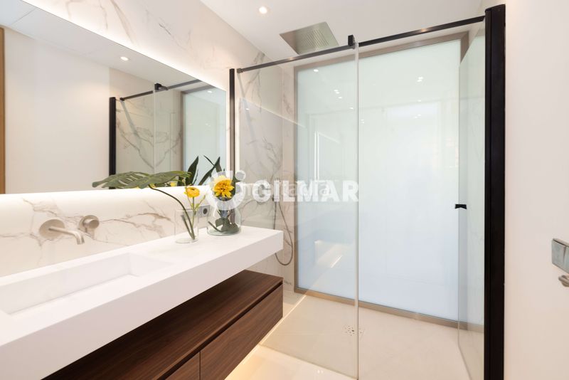 Foto 80b2993a-2f57-4509-8998-18dfd6055d1e. Apartament amb calefacció aparcament piscina a Puerto Banús Marbella
