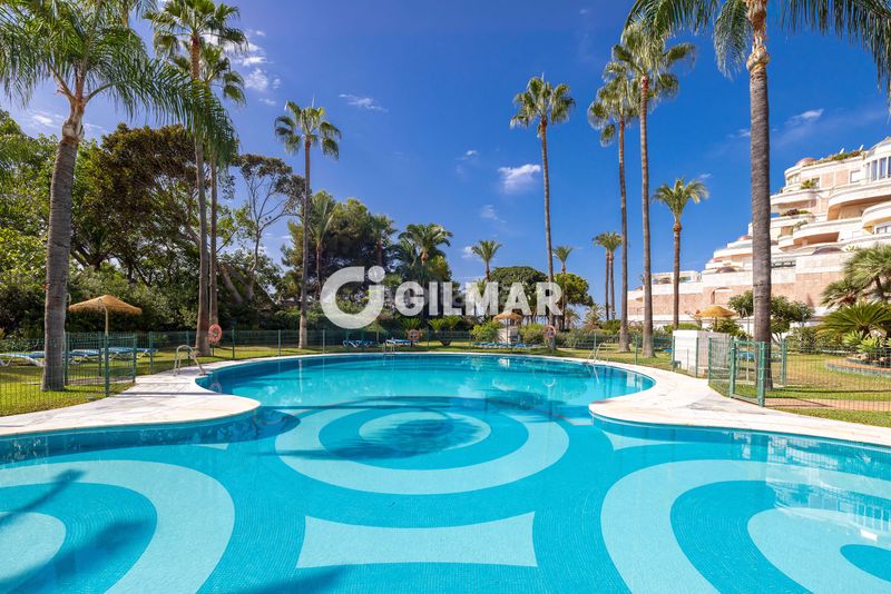 Foto 8789510c-bee5-482b-99fe-e948a296e8e7. Apartament amb calefacció aparcament piscina a Puerto Banús Marbella