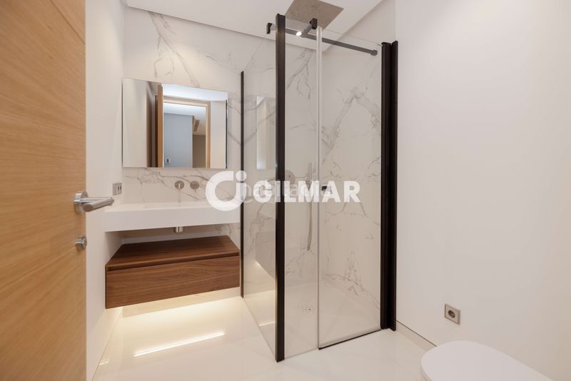 Foto b940713f-bc48-4fea-a5f6-29b88f4a9a26. Apartament amb calefacció aparcament piscina a Puerto Banús Marbella