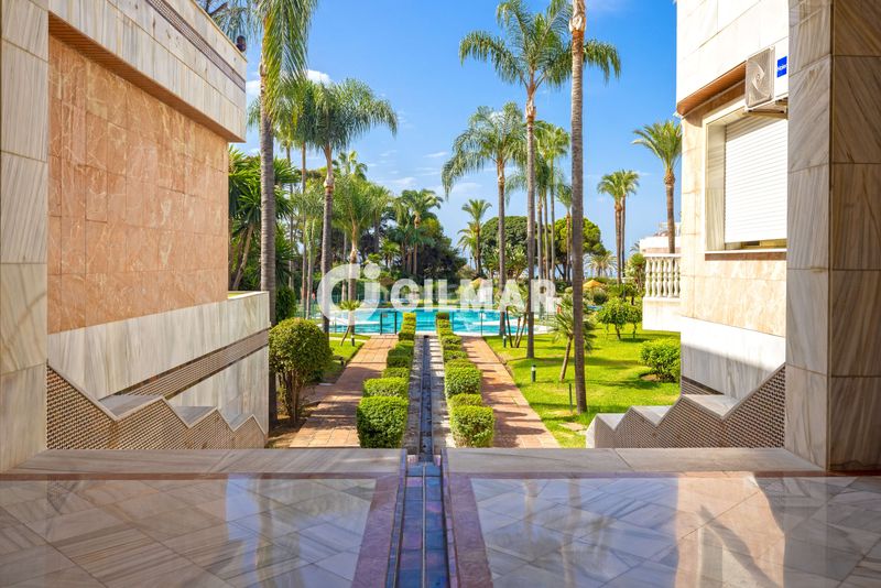 Foto b9e7cb34-c532-4fe5-9b8a-ec0a83c51035. Apartament amb calefacció aparcament piscina a Puerto Banús Marbella
