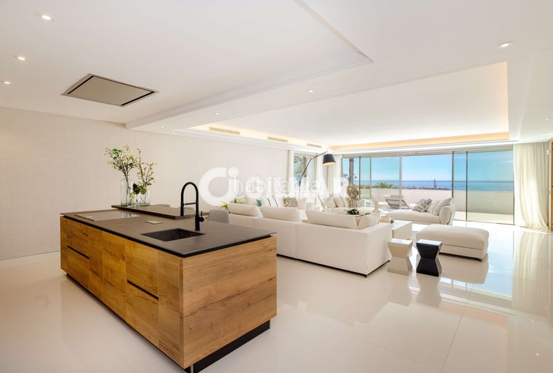 Foto d407b286-1577-4966-85ca-a0f691c3755e. Apartament amb calefacció aparcament piscina a Puerto Banús Marbella