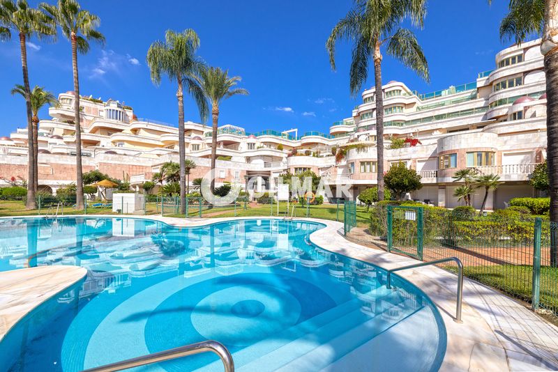 Foto d6c84ba5-a2a5-4964-9bfb-0fbbcd6f09c6. Apartament amb calefacció aparcament piscina a Puerto Banús Marbella