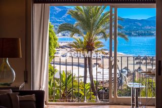 Appartamento in Puerto Banús. Apartamento en primera línea de puerto banús con vistas al mar y
