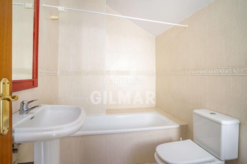 Foto bc5087ea-2e0f-4393-a394-383f7b5562fd. Casa pareada adosada pueblo en Zona Calvario Estepona