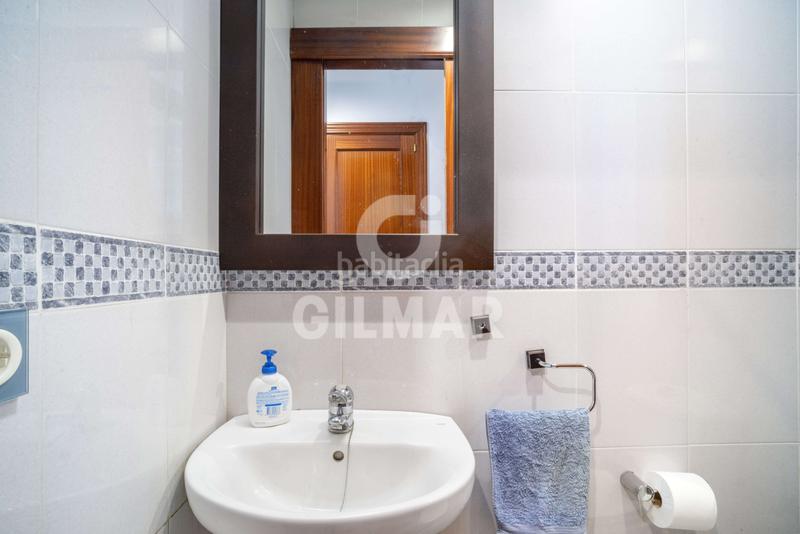 Foto df2c303a-7862-43ed-9f62-8db2e314f216. Casa pareada adosada pueblo en Zona Calvario Estepona