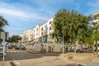 Local Comercial  Calle carmen laforet. Local comercial en estepona pueblo